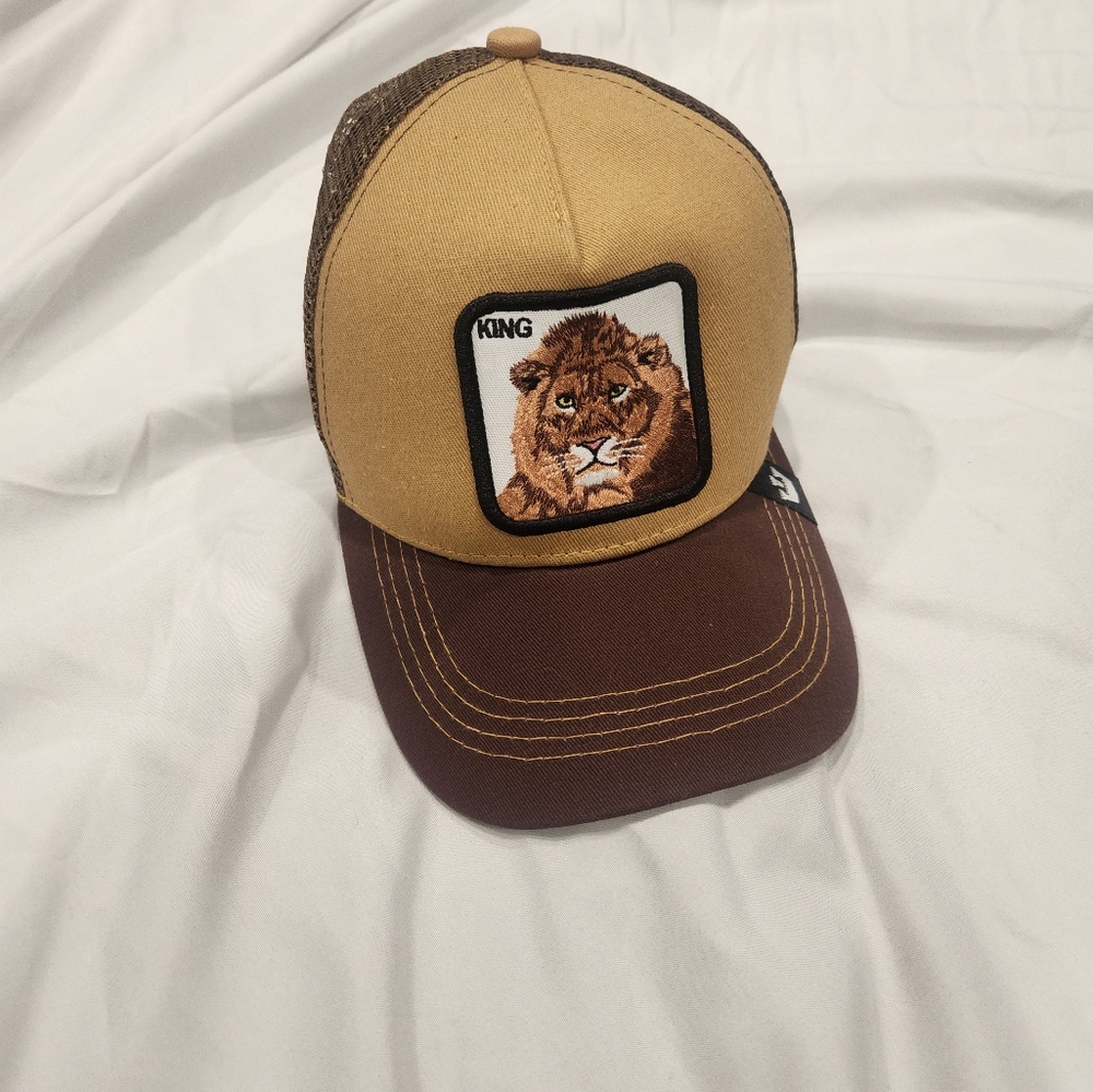 Trucker hat